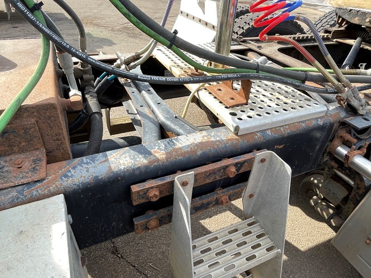 2000-international-9900-image-21