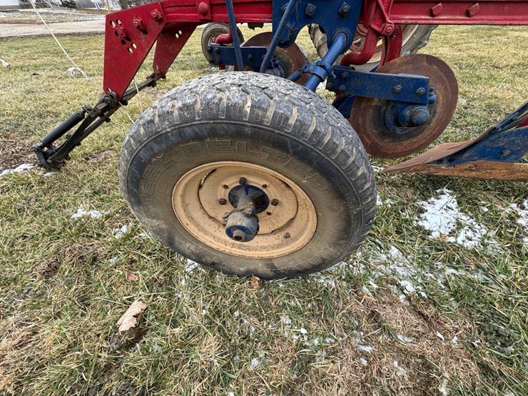 mccormick-little-genius-2-bottom-plow-image-9