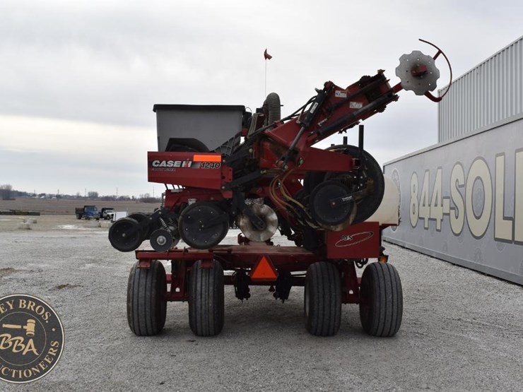 2010-case-ih-1240-image-4