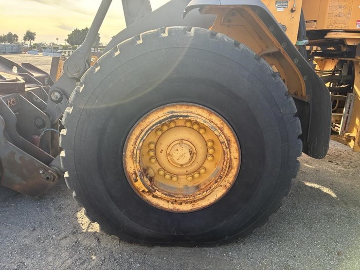 2007-volvo-l11oe-wheel-loader-image-10