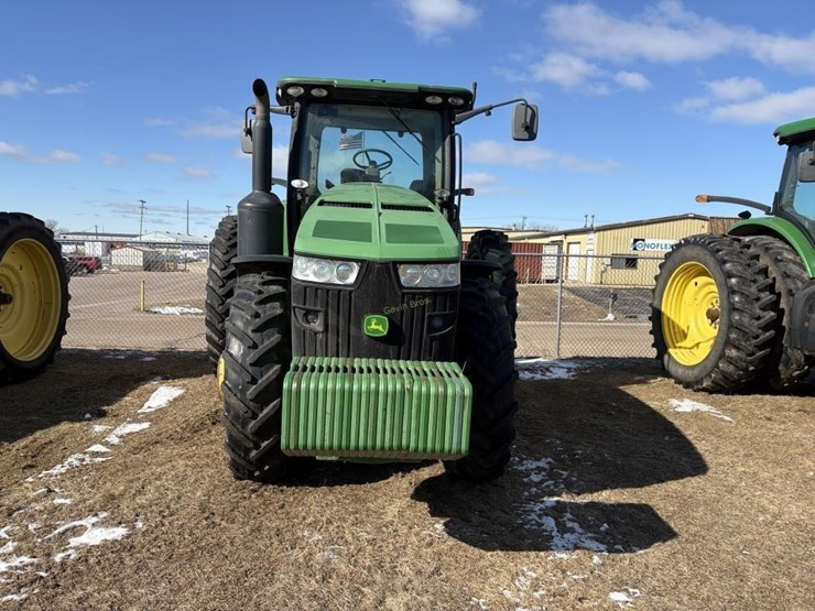 john-deere-8310r-image-2