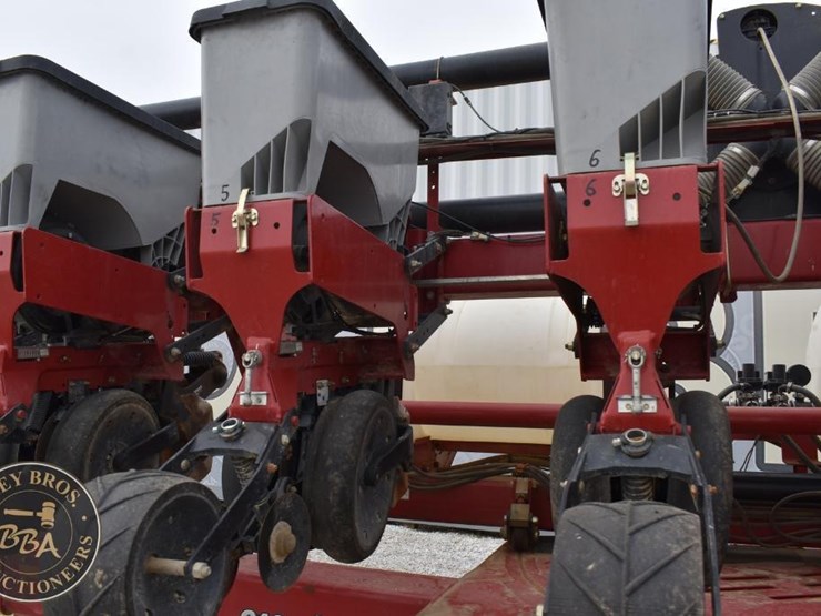 2010-case-ih-1240-image-35