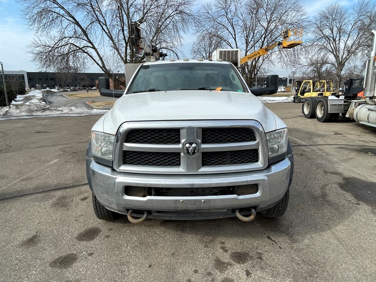2017-dodge-ram-5500-image-2
