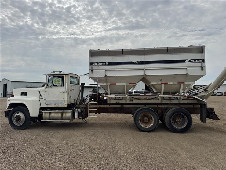 1985-ford-ltl9000-image-3