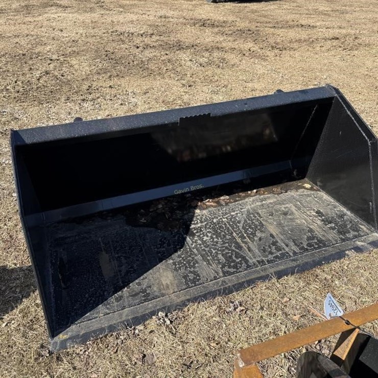 New Swict 72" Universal Attach Bucket