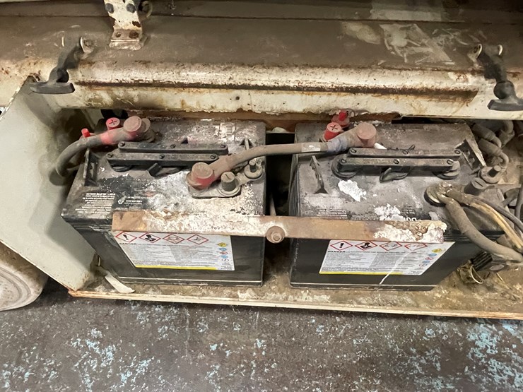 #204-•-terex-ts26-electric-scissor-lift-image-14