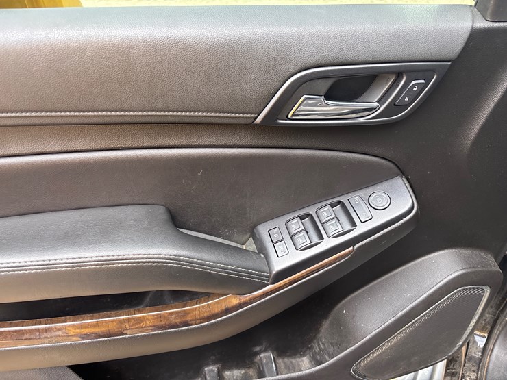 2019-chevrolet-tahoe-image-10