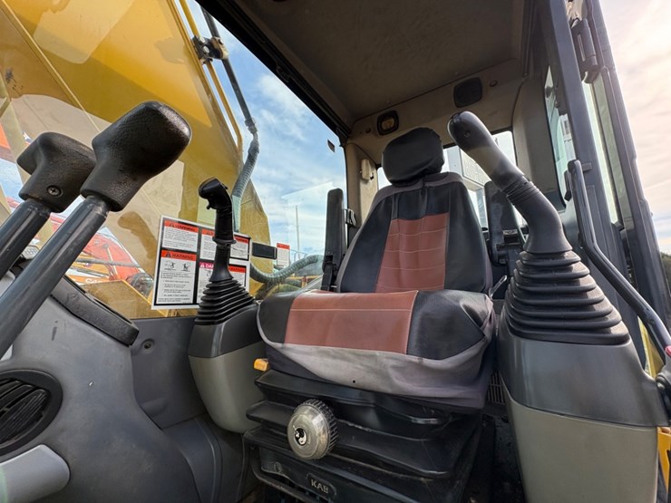 2010-komatsu-pc200-lc-8-image-15