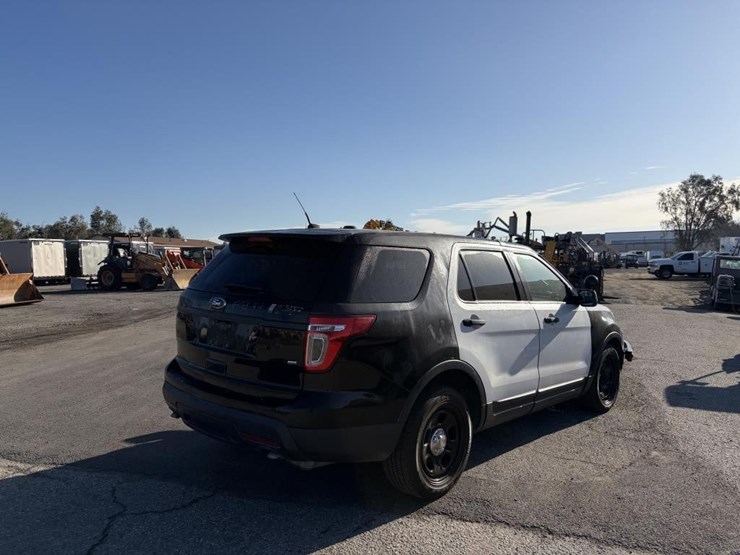 2015-ford-explorer-image-3