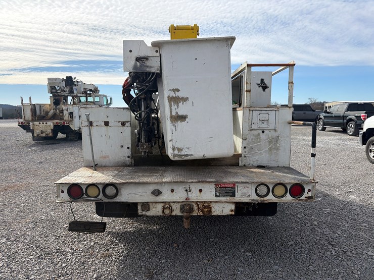 2013-chevrolet-3500-image-5