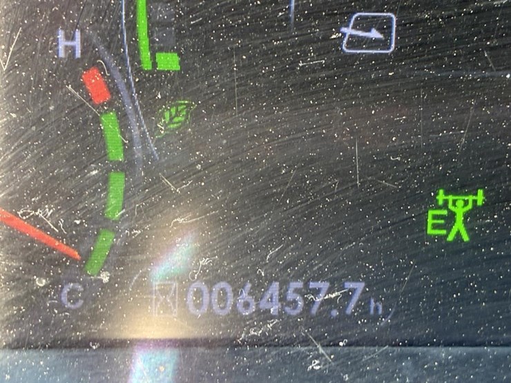 2017-komatsu-wa380-8-image-23