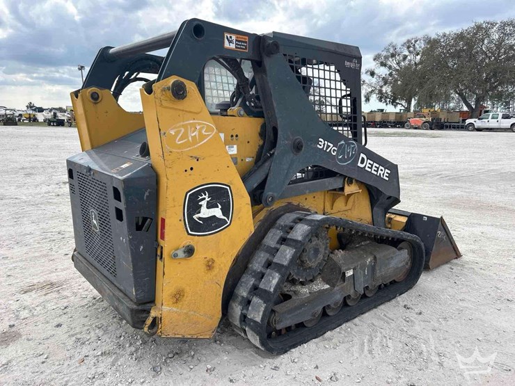 2023-deere-317g-image-3