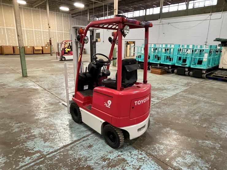 #184-•-toyota-9-runner-electric-forklift-image-7