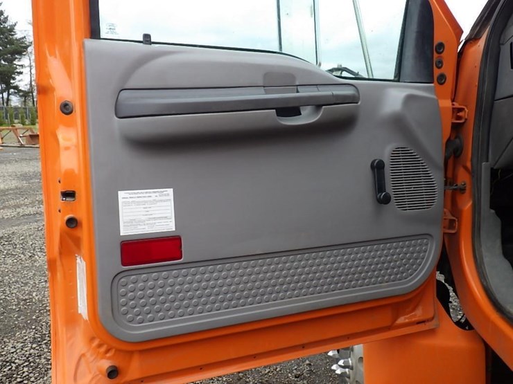 2004-ford-f650-image-38