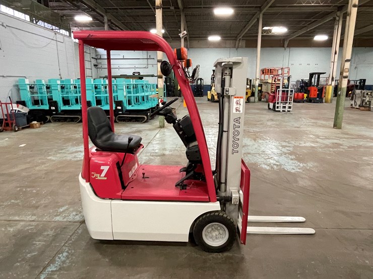 #183-•-toyota-7-runner-electric-forklift-image-4