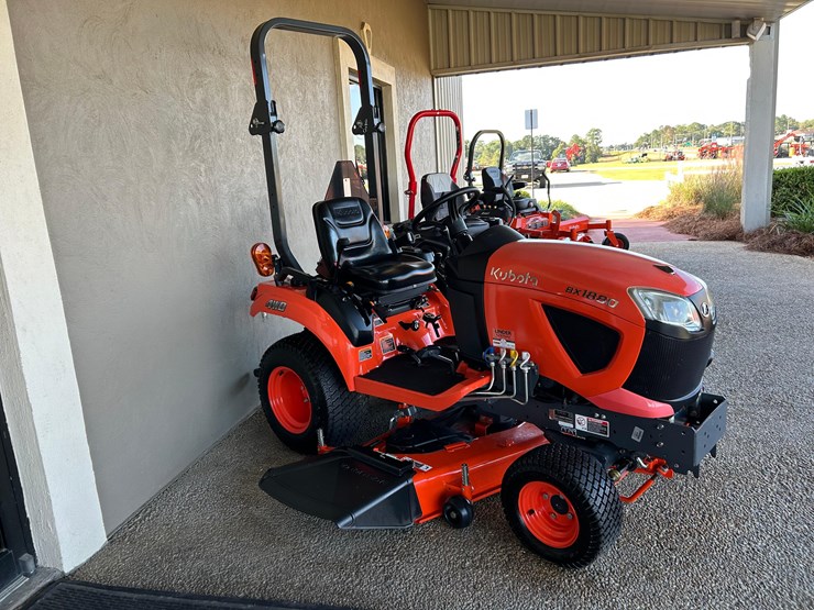 2023-white-251-image-4