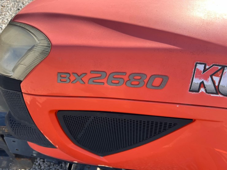 2017-white-251-image-27