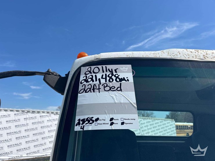 2011-isuzu-nrr-image-22