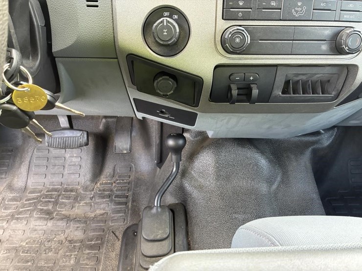 2011-ford-f250-image-15