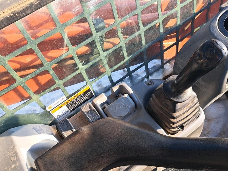 2015-kubota-svl75-2-image-13