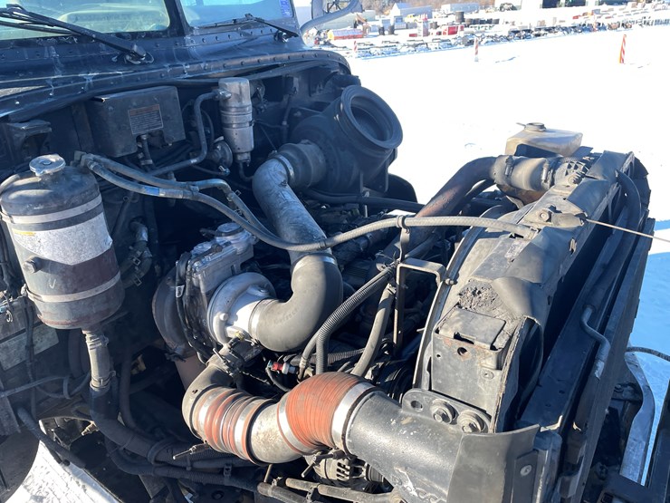 #1459-•-2008-peterbilt-pb335-hook-truck-(has-mn-title)-image-8