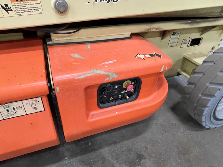 2012-jlg-4069le-image-34