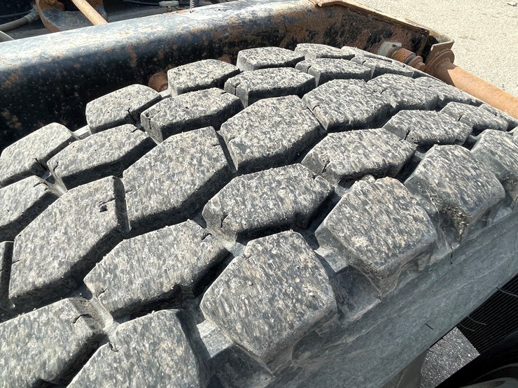 2000-international-9900-image-32