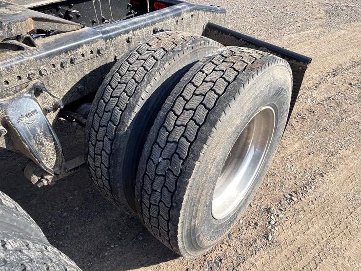 #1460-•-2022-freightliner-truck-tractor-(has-mn-title)-image-11