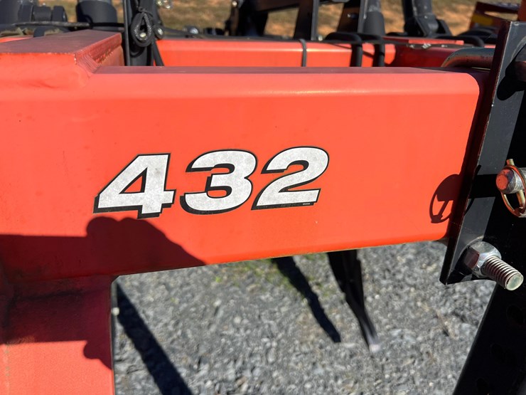 2021-white-251-image-11