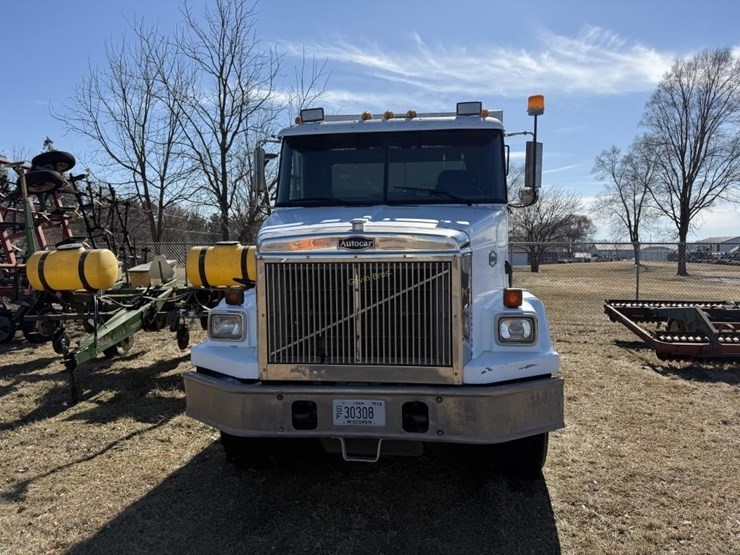 1990-white-gmc-autocar-dump-truck-image-2