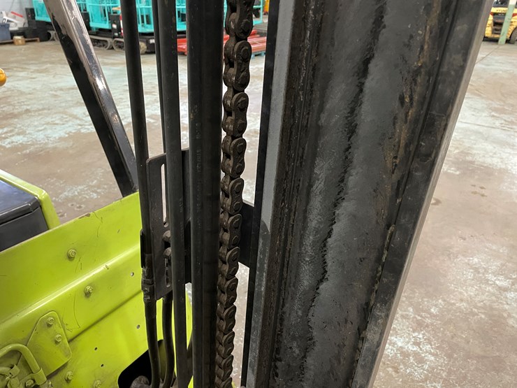 #172-•-clark-gcs25-propane-forklift-image-18