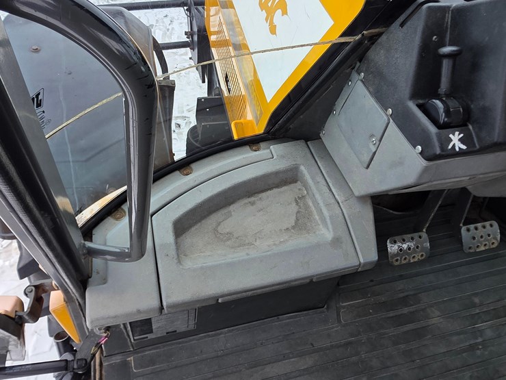 1998-jcb-185-65-image-44