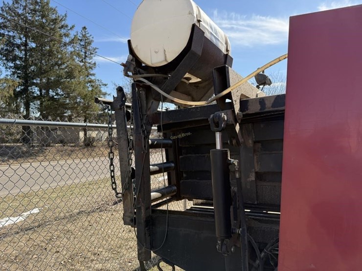 1999-new-holland-590-image-8