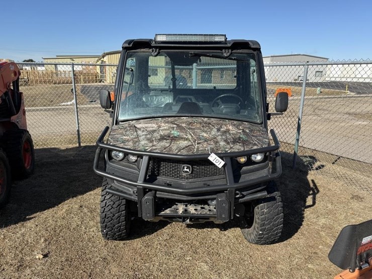 john-deere-xuv-835m-utv-image-2