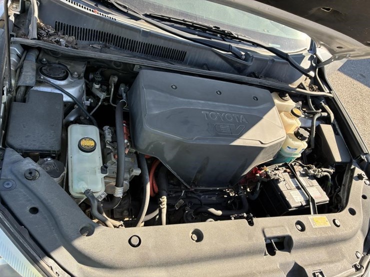 2014-toyota-rav4-image-7