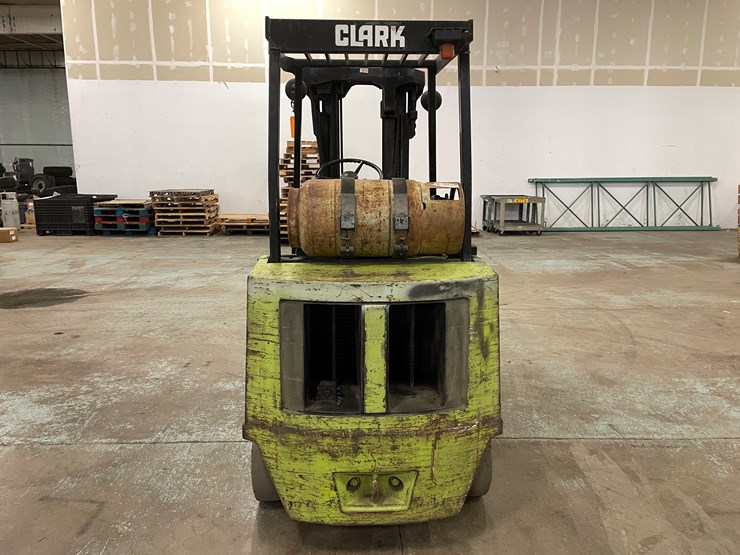 #172-•-clark-gcs25-propane-forklift-image-6