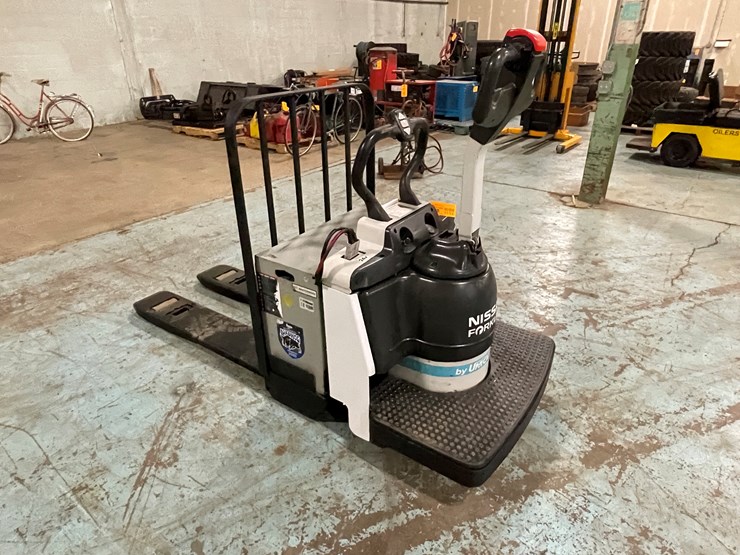 #232-•-nissan-ride-on-electric-pallet-jack-image-4