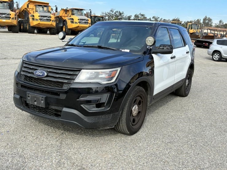 2018-ford-explorer-image-1