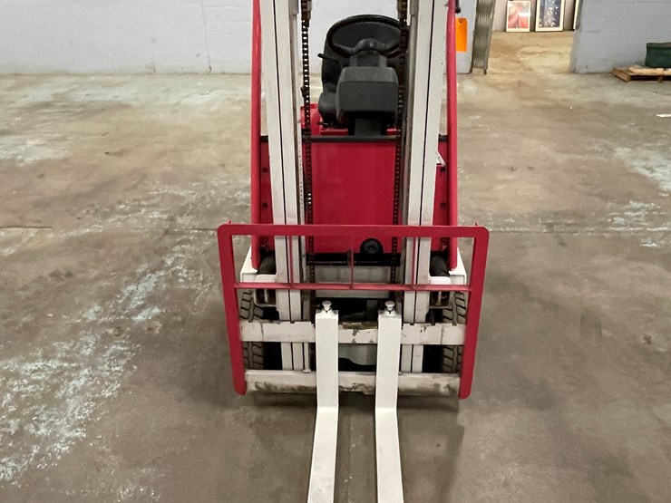 #183-•-toyota-7-runner-electric-forklift-image-2