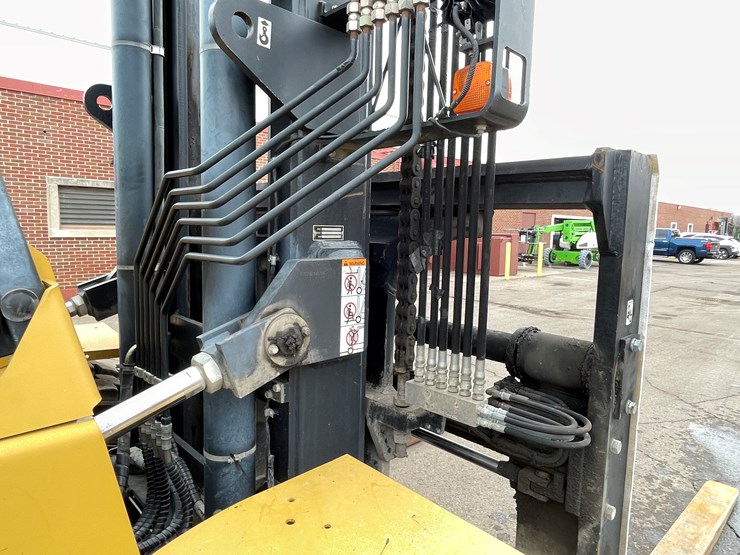 2018-caterpillar-dp135-image-36