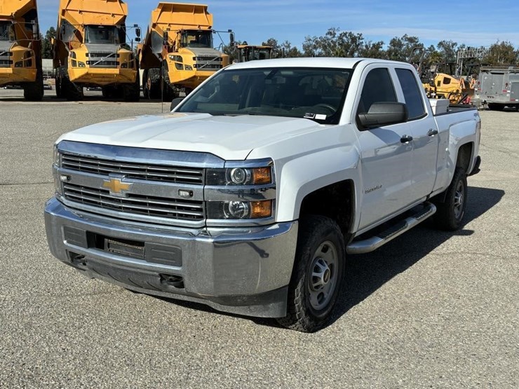 2018-chevrolet-2500-image-1