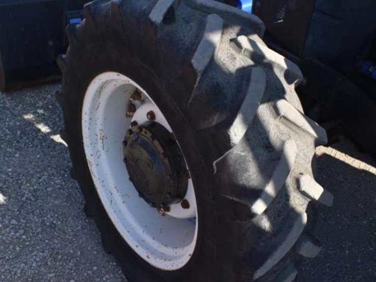 new-holland-820tl-image-13