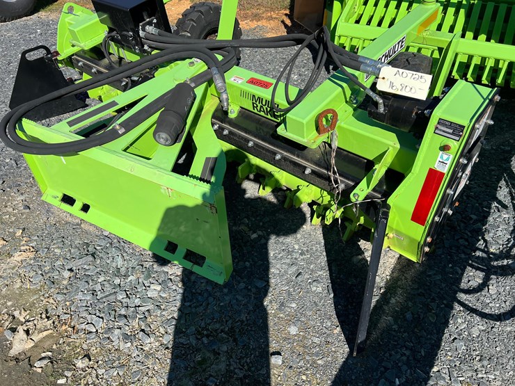 2022-white-251-image-7