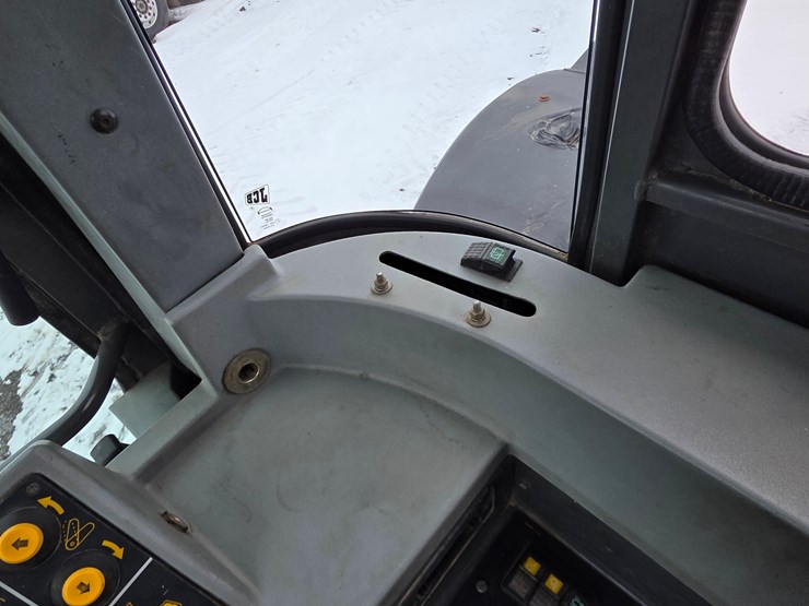 1998-jcb-185-65-image-10