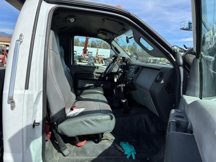 2016-ford-f650-image-9