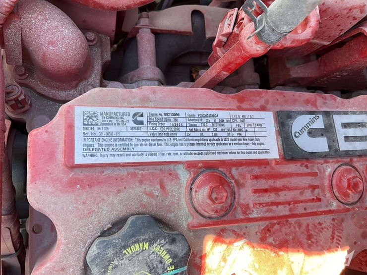 2024-freightliner-m2-106-image-10