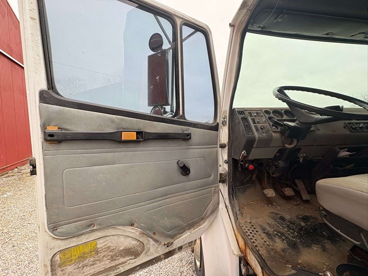 1996-freightliner-dump-truck-image-26