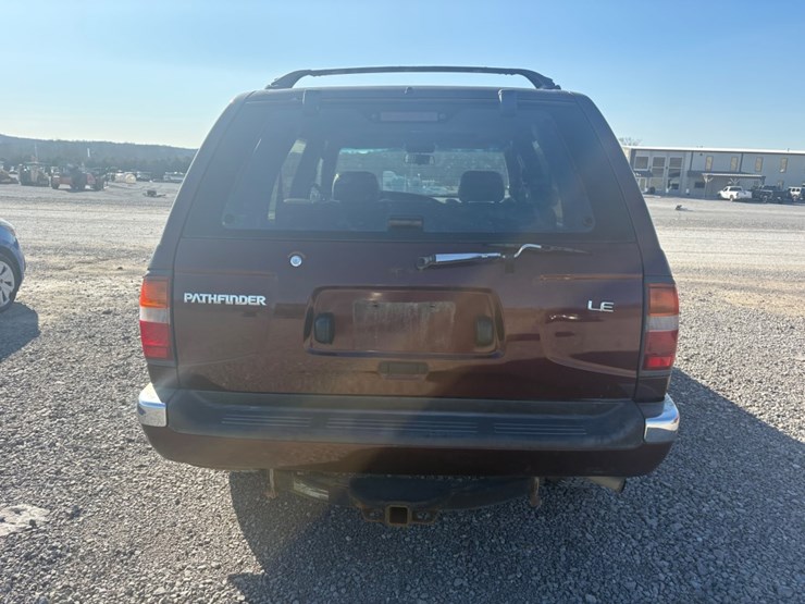 1999-nissan-pathfinder-le-image-5