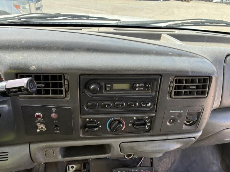 2002-ford-f450-image-12