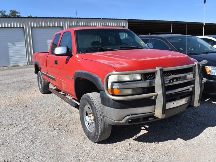 2001-chevrolet-2500-image-2